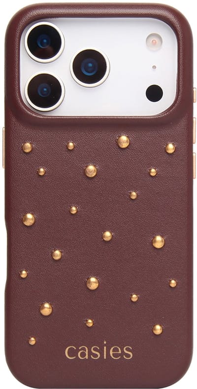 Casies studs hoesje geschikt voor iPhone 17 Pro - Dark brown - Vegan leer - Donkerbruin telefoonhoesje
