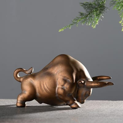 Statue de Vache Bœuf Chanceuse Rétro Bronze ou Rouge en Céramique de Luxe Décoration Intérieure Nordique Sculpture de Taureau Ornement de Bureau Figurine Animal Jouet brown