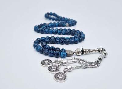 Handgemaakte tesbih "Tasbih" natuursteen " Blauwe harmonie" - Aantal kralen 99 - Diameter kralen 8MM - met metaal tassel "Omarmen" - Een mooi cadeau-idee