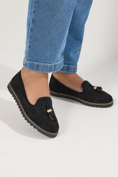 Yours Zwarte Loafers Van Imitatiesuède Met Kwastjes In Brede Epasvormsize 37EEE