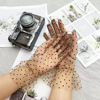 1 stuks Sexy Transparante Stippenprint Zwart Wit Mesh Tule HandschoenLente Zomer Dunne Korte Handschoen Club Prom Party Dansjurk Handschoen One Size beige