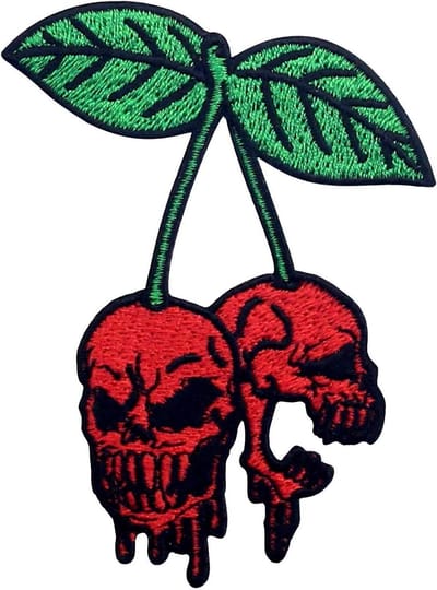 Geborduurde patch - 2.5 x 3.5 inch - Bleeding Skull Cherry - Ideaal voor kleding - ShopVlot