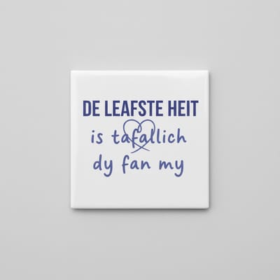 De Leafste Heit Is Tafallich Dy Fan My Tegel 15×15 cm – Hartverwarmende Friese Vaderquote Keramische Wandtegel – Betekenisvol Cadeau voor Papa