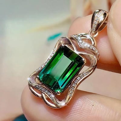POMOiii Nieuwe high-end mode groene rechthoekige smaragd toermalijn hanger dames rose vergulde sleutelbeenketting voor dames Valentijnsdag cadeau