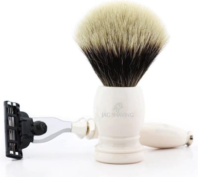 Premium kwaliteit 2-deligeComplete scheerset voor mannen, scheerset met 3-randscheermes en scheerkwast, perfect voor het scheren thuis en in de salon (scheerkwast met veiligheidsscheermes)