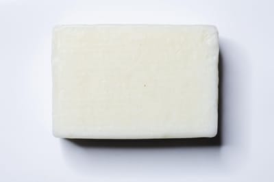 Tea Tree olie zeep met shea butter - 100 gram - handgemaakt (plasticvrij verpakt) - vegan - dierproefvrij - zonder chemische toevoegingen