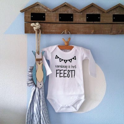Baby Rompertje met tekst zwangerschap aankondiging | hoera vandaag is het feest | lange mouw | wit zwart |maat 50-56 | cadeau papa mama oma opa oom tante eerste vaderdag moederdag