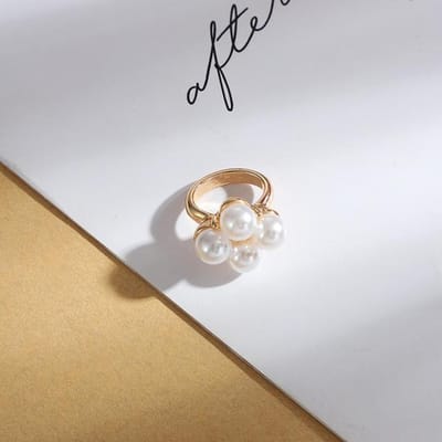 Dames Zijden Sjaal Gesp Legering Parel Broches Voor Vrouwen Eenvoud Ronde Ring Zijden Sjaal Zoom Jurk Gesp Kledingaccessoires white