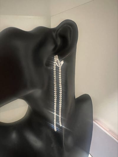Strass kwast oorclips || Make up | Parfum | Moederdag | Verjaardagscadeau| Cadeautje| Valentijnsdag| Kado | sieraden | vaderdag | oorbellen | oorsieraden