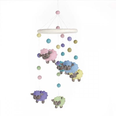 Mobiel Schaapjes Pasteltinten - 18x50cm - Vilten Figuren - Sjaal met Verhaal - Fairtrade - Decoratie voor boven Bed, Box of als Babykamer Accessoire
