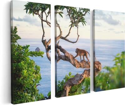 Artaza Canvas Schilderij Drieluik Aap Klimt In Een Boom Aan Het Water - 120x80 - Foto Op Canvas - Canvas Print