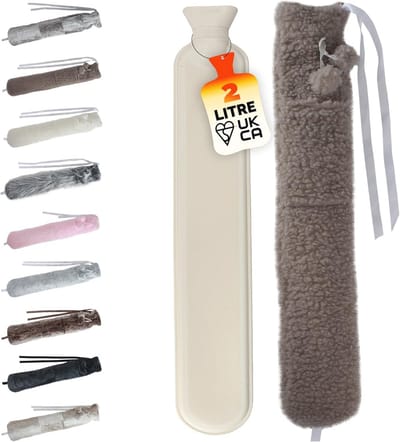 Lange warmwaterkruik met pluche hoes voor pijnverlichting en comfort