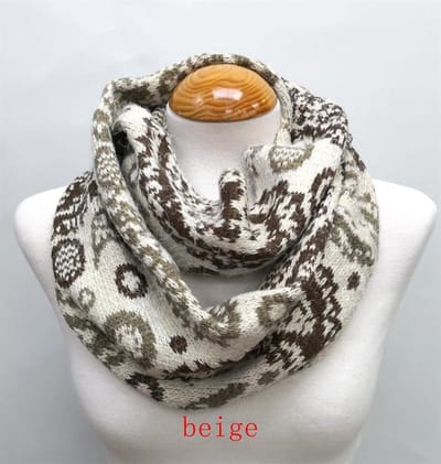 Ronde dames winter colsjaal Karla paisleymotief beige bruin