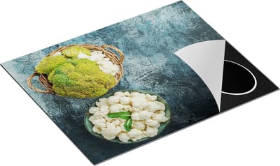 Chefcare Inductie Beschermer Bloemkolen op een Grijze Tafel - 65x50 cm - Afdekplaat Inductie - Kookplaat Beschermer - Inductie Mat