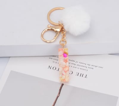 Letter Sleutelhanger A-Z – Luxe Initialen Sleutelhanger met Pompon & Kwastje – Tashanger voor Dames & Meisjes – Accessoire voor Sleutelbos, Handtas, Rugzak & Autosleutel – Persoonlijk Cadeau voor Vrouw, Moeder, Dochter & Vriendin