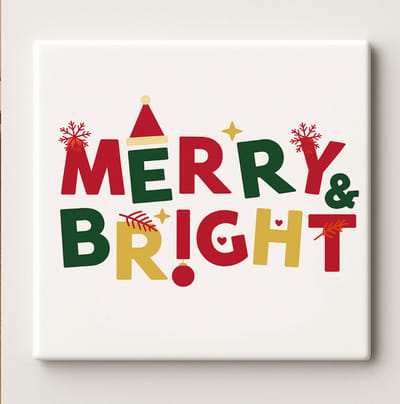 Kerst Quote Decoratieve Tegel 15x15 cm – “Merry & Bright” Feestelijke Wanddecoratie – Gezellig Woonaccessoire & Cadeau