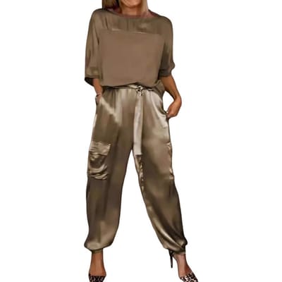 Dames Pendeloutfit Elegante Satijnen Dames Broekpak Set met Vetersluitdetail Zakken Stijlvolle O-Hals Top Broek voor Casual XL brown