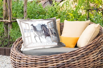 Buitenkussens - Doorkijk - Paarden - Winter - Dieren - Natuur - Wit - 60x40 cm - Weerbestendig