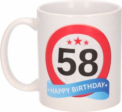 Beallatio Decorations - 58 jaar Verjaardag koffiemok - cadeau beker - stopbord print met happy birthday - 300 ml - keramiek - wit