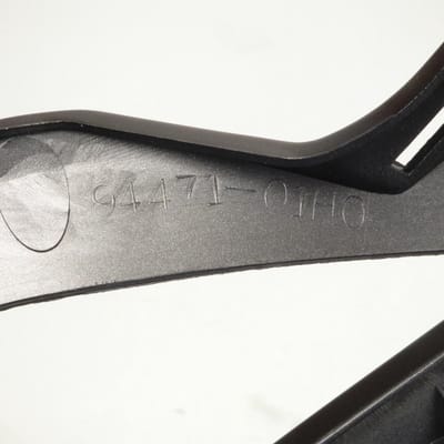 Sabot bas de caisse droit origine pour Moto Suzuki 750 GSXR 2006 à 2007 94470-01H01-YKV Neuf