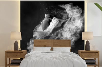 Behang - Fotobehang Dans - Ballerina - Expressie - Zwart wit - Breedte 240 cm x hoogte 240 cm