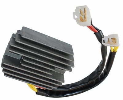 Dailygoody - Motorfiets spanningsregelaar - Gelijkrichter - Aluminium koellichaam - Geschikt voor Triumph Daytona 675 - Onderdeelnummer T1300560/T1300535