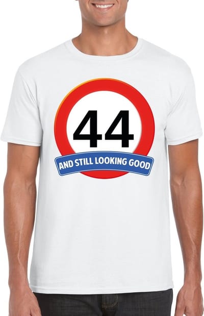 44 jaar and still looking good - t-shirt met verkeersbord print - wit - voor heren - verjaardag cadeau - party - feestartikelen 44 jarige S