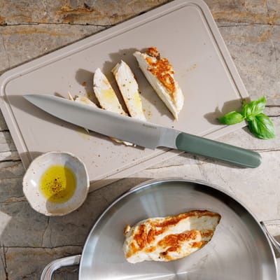 BergHOFF Home Elements Messenset 9-delig – Messenblok Khaki met 5 Messen (Koksmes, Vleesmes, Santoku, Kartel- & Schilmes) & 3 Magnetische Kleurgecodeerde Snijplanken – PFAS-vrij & Vaatwasbestend