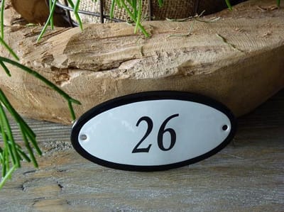 Emaille huisnummer 10x5 wit nr. 26