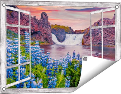 Gards Tuinposter Doorkijk Waterval met Blauwe Lupine Bloemen - 60x40 cm - Tuindoek - Tuindecoratie - Wanddecoratie buiten - Tuinschilderij
