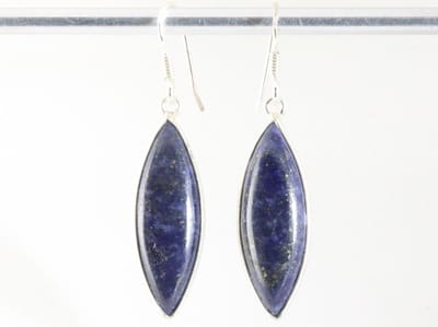 Lange zilveren oorbellen met lapis lazuli
