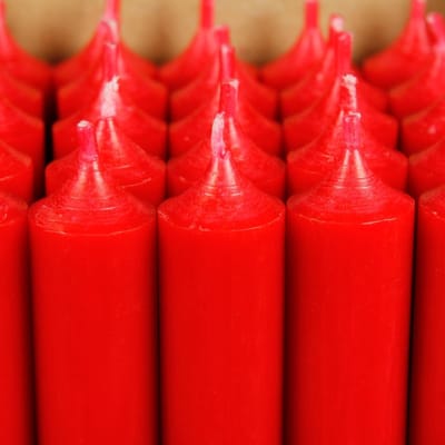 25 Stuks Kerstrode Staafkaarsen 250x22 mm - Geurloos, Roetarm en Lange Brandduur