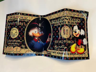 sculpture Donald Duck op plexiglas 65/33cm,