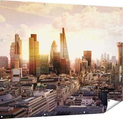 Gards Tuinposter Londen bij Zonsondergang in een Moderne Wijk - 150x120 cm - Tuindoek - Tuindecoratie - Wanddecoratie buiten - Tuinschilderij