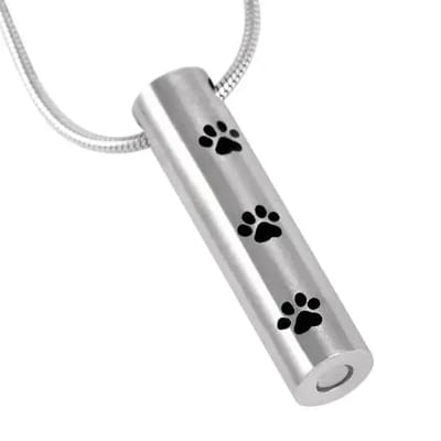 Aramat Jewels | Gedenkhangers | Stalen Ashanger Buis Zilverkleur met Zwarte Pootafdrukken 3,4cm | | | |8mm | Staal | Volwassenen | Verkleurd niet