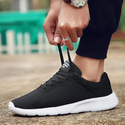 Nieuwe Heren Casual Schoenen Heren Schoenen Lichtgewicht Comfortabel Ademend Wandelsneakers schoen voor heren hardloopschoenen heren 39 zwart