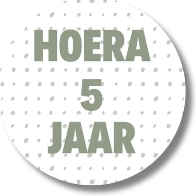 20 x Traktatiestickers Hoera 5 Jaar - Stickervel - Groene Cadeaustickers - Wensetiket - Rond 4 cm - Sluitsticker - 20 stuks - Groen Wit - Sticker 5e Verjaardag