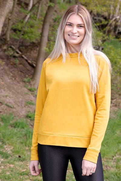 REVIVE Sundown sweater, kleur Honey Gold. Heerlijk warm met 2 zijzakken met rits en reflecterende tape.
