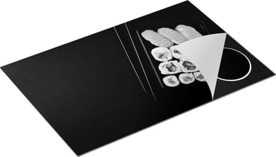Chefcare Inductie Beschermer Sushi met Stokjes op een Zwarte Achtergrond - Zwart Wit - 80x50 cm - Afdekplaat Inductie - Kookplaat Beschermer - Inductie Mat