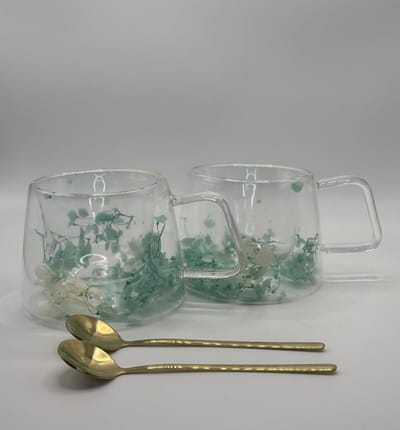 2 Unieke handgemaakte dubbelwand Koffie en Theeglazen met gedroogde bloemen - Inclusief 2 x Lepels - 160ml - Latte Macchiato Glazen - Cappuccino Glazen - Koffieglazen