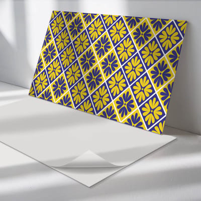 Wallfluent Vinyl Wandpaneel - Bloemenpatroon in diamanten Zelfklevende Wandbekleding - 120 cm x 60 cm - Geel Vinyl Wandpaneel - 1 stuk - Rechthoekig Wandbekleding Vinyl - Patroon Wandpaneel - Wandpaneel PVC - Wandpaneel Keuken en Badkamer