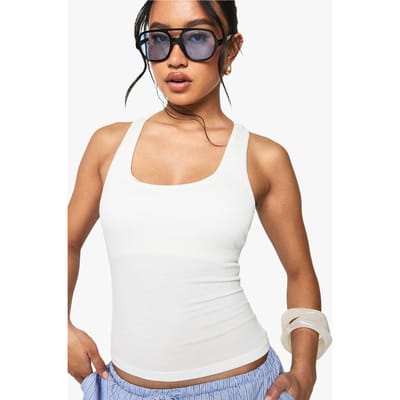 boohoo Dames Ingebouwde gevoerde zachte geribbelde tanktop met racerback | White | Maat: 14