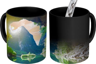 Magische Mok - Foto op Warmte Mokken - Koffiemok - Water - Grot - Zon - Natuur - Planten - Magic Mok - Beker - 350 ML - Theemok