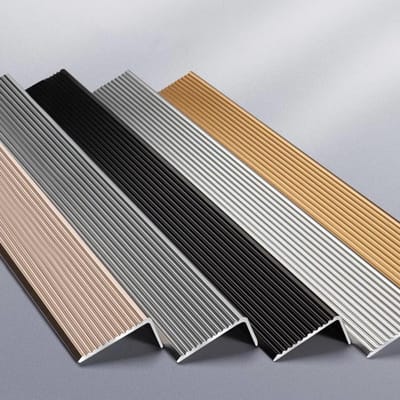 Trapneusprofielen Set - Antislip Profielen - Veilige Trappen - L-vormig Aluminium - 70x30MM 3 Stuks - Goudpaars