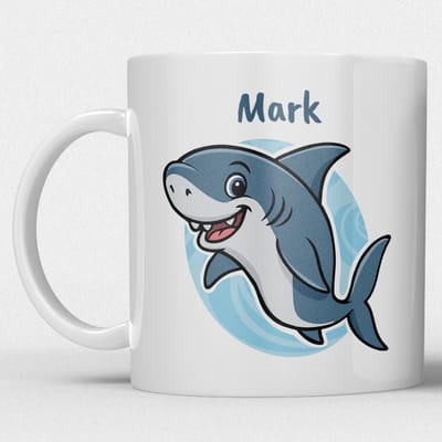 kindermok/kinderbeker | gepersonaliseerd met naam | met haai | wit | Schattige illustraties