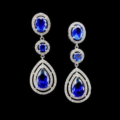 Victoria Valenza Monte Carlo Luxe Oorbellen Dames Messing Oorhangers Dames Oorringen - Blauwe Steen - Kleur Zilver - 1 Paar