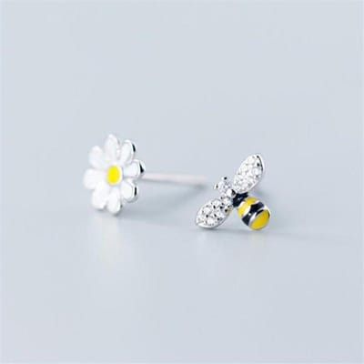 Nouvelle Mode Créatif Fleur Abeille Mignonne Marguerite Asymétrique Bijoux en Argent Sterling 925 Magnifiques Boucles d'Oreilles Puces Diamant E119 white