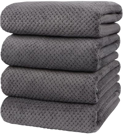 Unyqoos® Set van Vier Luxe Ultra Zachte en Hoogabsorberende Microvezel Handdoeken voor Bad en Sport