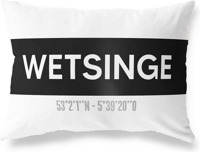 Tuinkussen WETSINGE - GRONINGEN met coördinaten - Buitenkussen - Bootkussen - Weerbestendig - Jouw Plaats - Studio216 - Modern - Zwart-Wit - 50x30cm