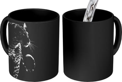 Magische Mok - Foto op Warmte Mokken - Koffiemok - Wilde dieren - Luipaard - Natuur - Zwart - Wit - Magic Mok - Beker - 350 ML - Theemok